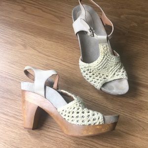 Woven heels with a wooden sole.